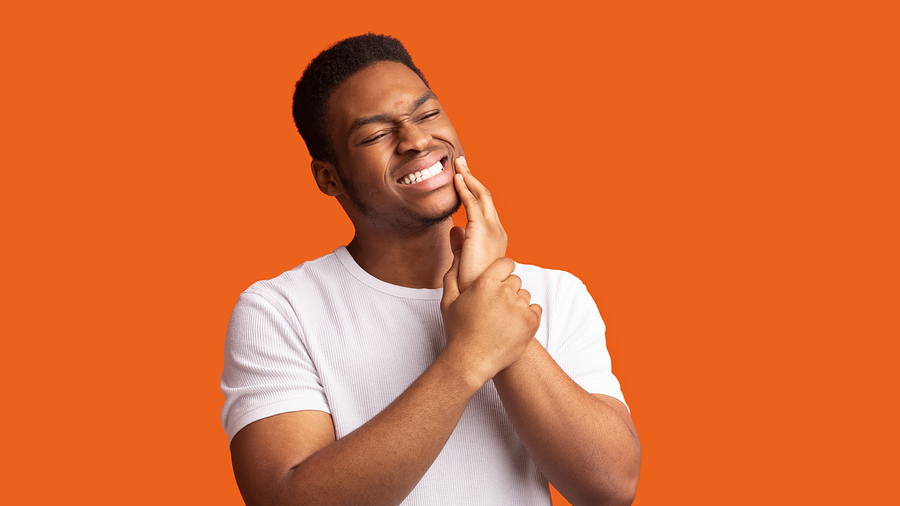 A man experiencing jaw pain